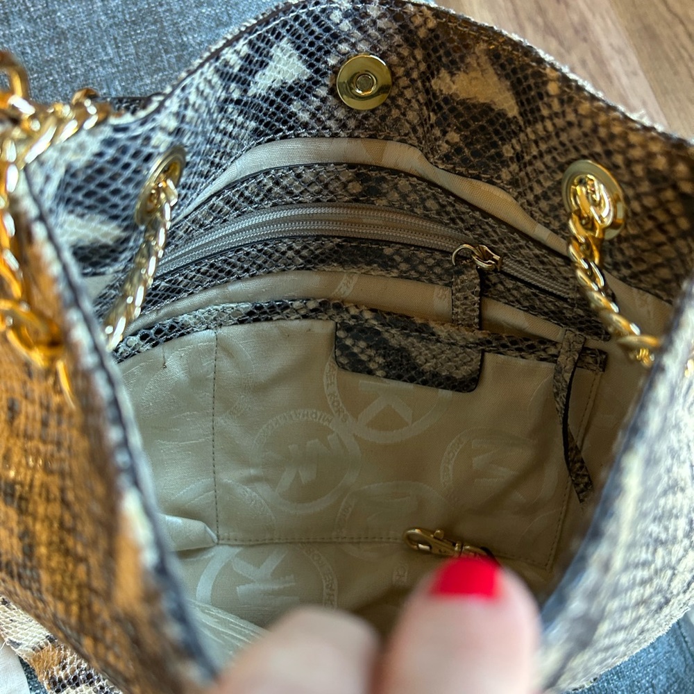 Purse - Picture 4 of 6